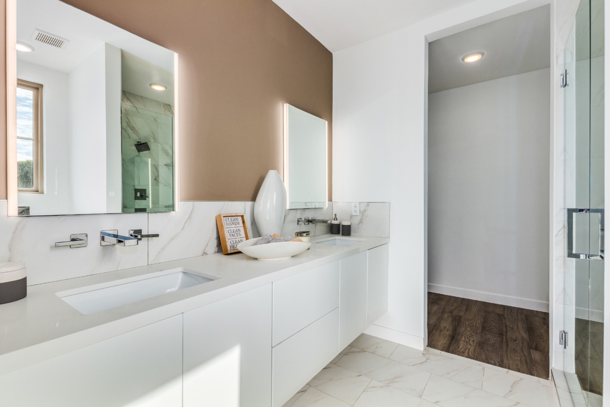 Seneca Luxury Condos